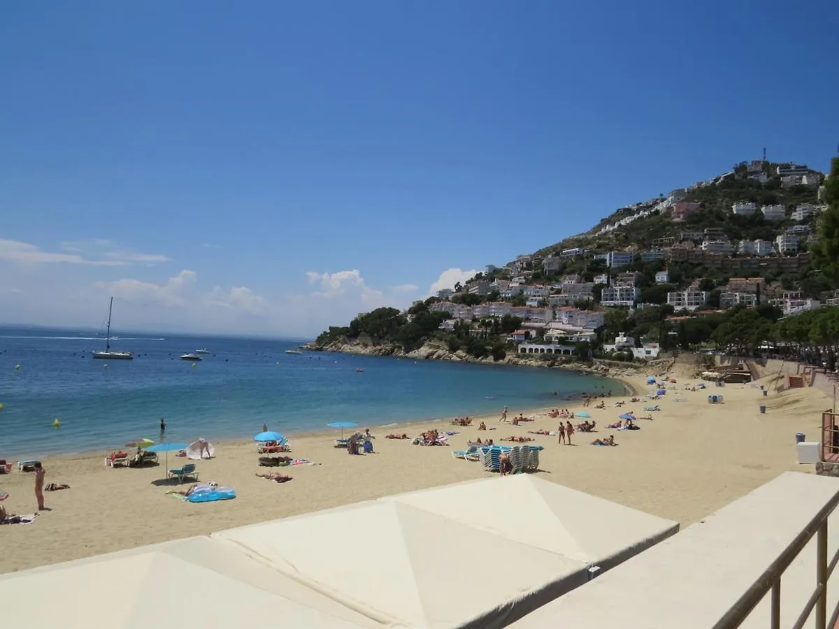 Marina 6 Apartment Roses Spain